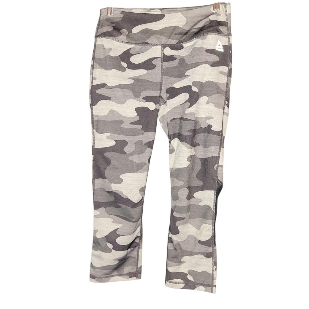 Reebok Camo Capri Leggings Gray sz S